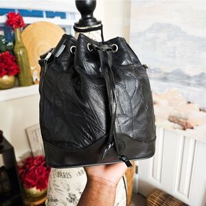 VTG 90'S Patchwork Genunine Leather Drawstring Crossbody Bag.